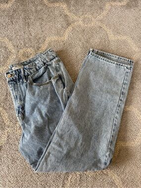 Good American Light Wash Straight Leg Jeans – Size 10/30
